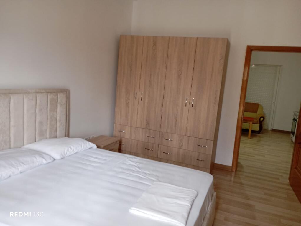 APARTAMENT ME QERA 2+1 FRESK 40.000 LEKE