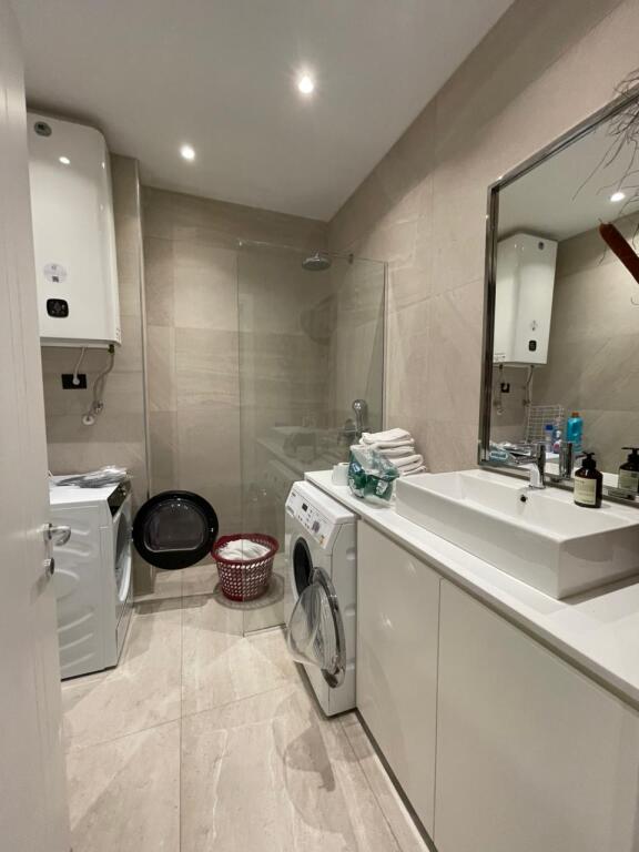 🏡 Affittasi Appartamento 2+1 – Lion Park Residence, Tirana