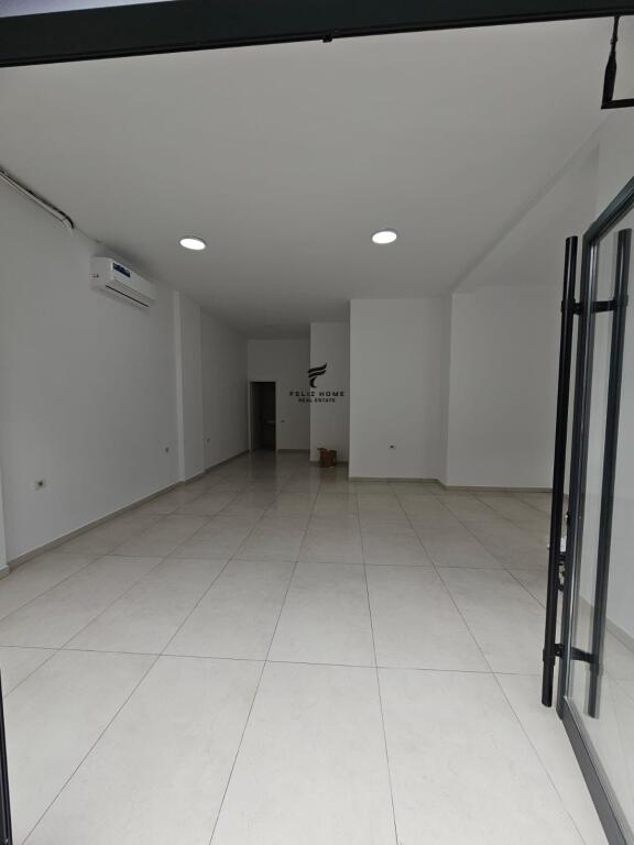 SHOP FOR RENT 65 M2 DON BOSKO 55,000 LEKE