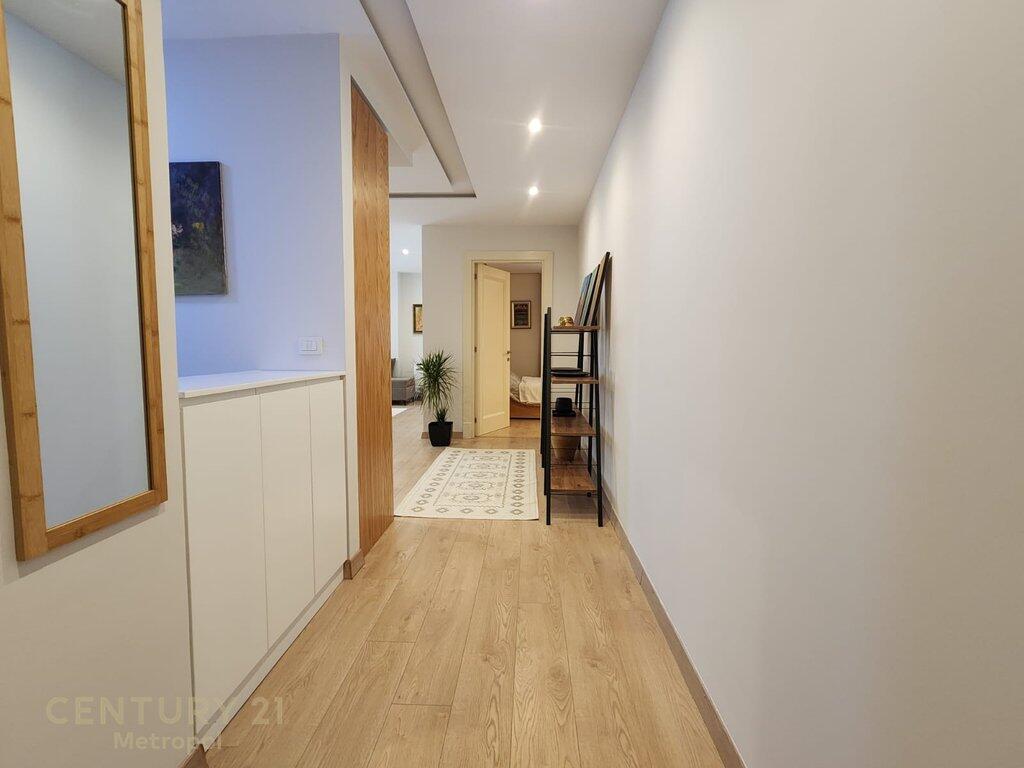 Apartament 3+1+2 tualete per qera Kopshti Botanik!