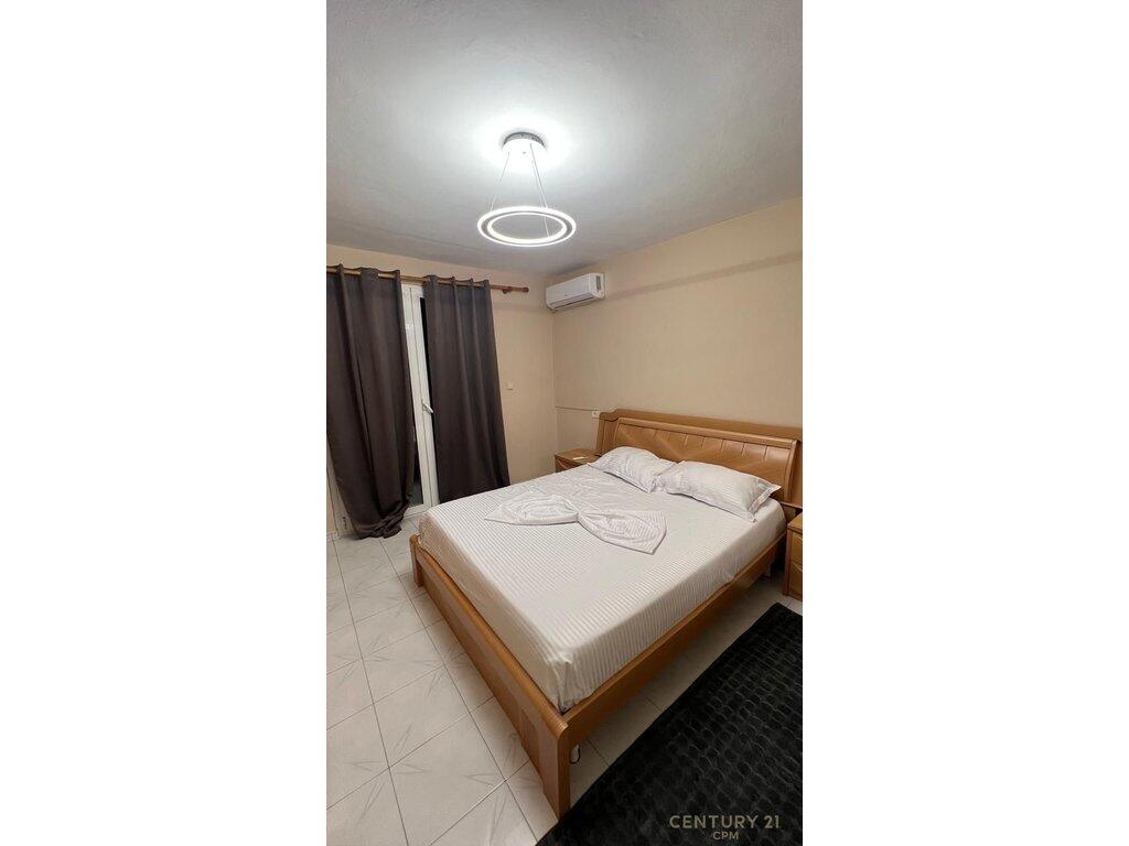 TE KAFE FLORA JAPIM APARTAMENT 2+1 ME QIRA
