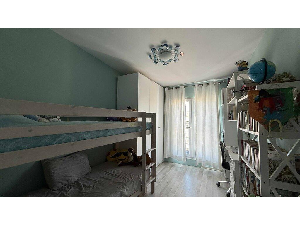 Brryli, ofrohet për qira apartament 2+1!