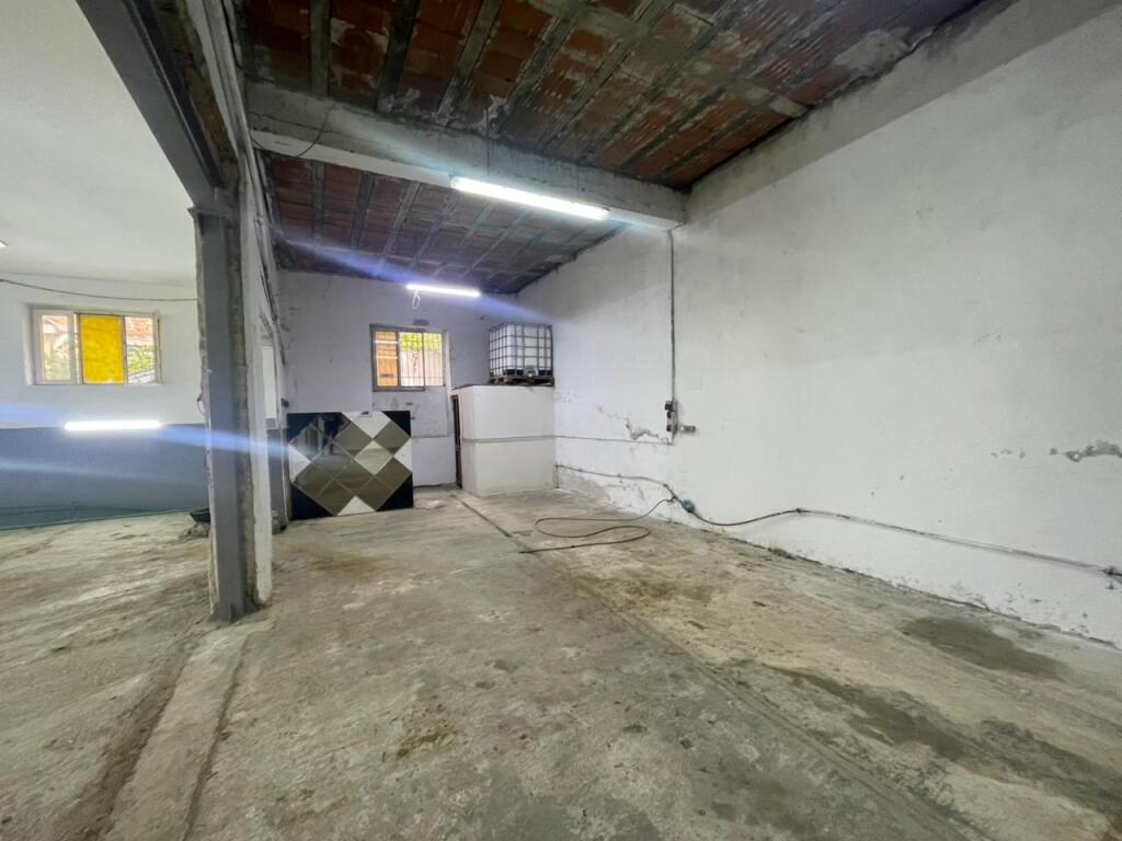 Magazine me qira tek Siri Kodra