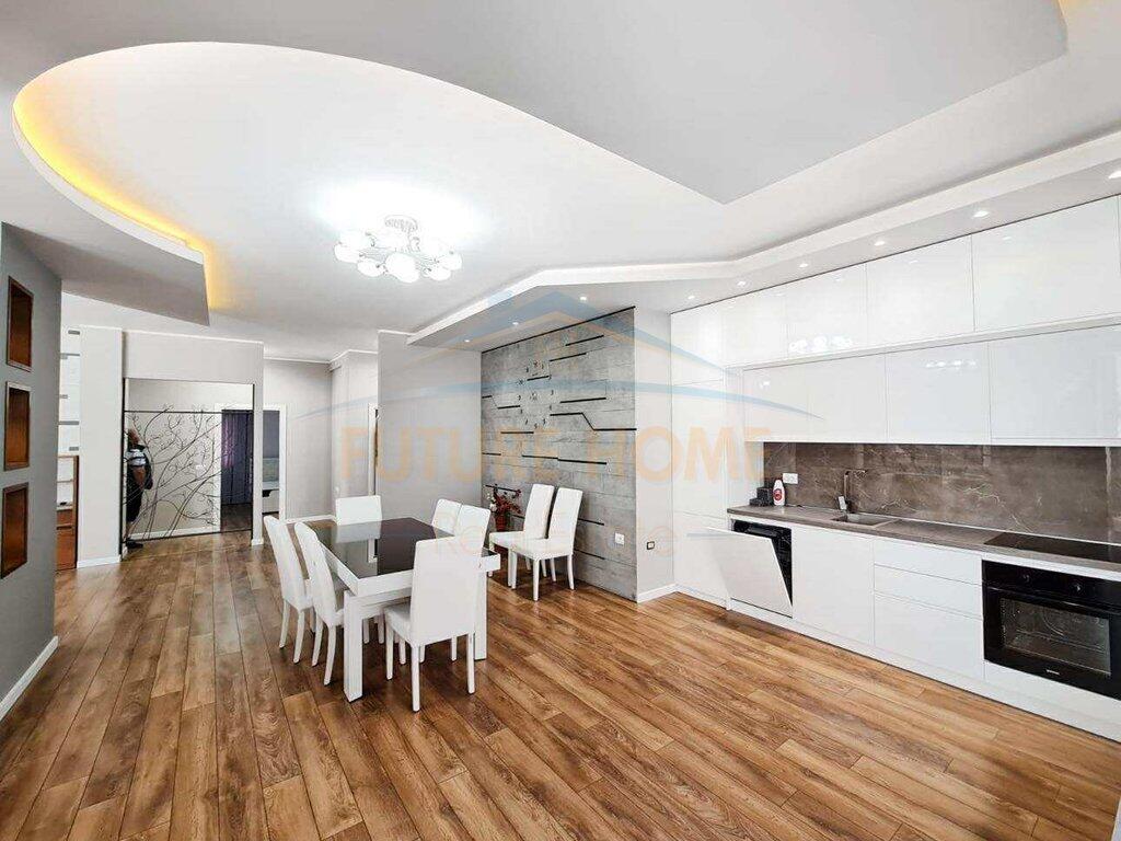 Rent, Apartment 4+1+2, Paris Commune