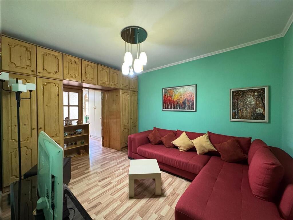 APARTAMENT ME QERA 2+1 RRUGA FORTUZI 63.000LEKE