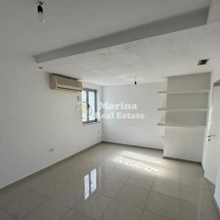 Business Premises for Rent, Mine Peza Street, 800 euros/month