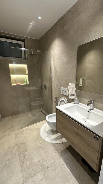 Qera,apartament 2+1, Rruga e Durresit,Tirane.