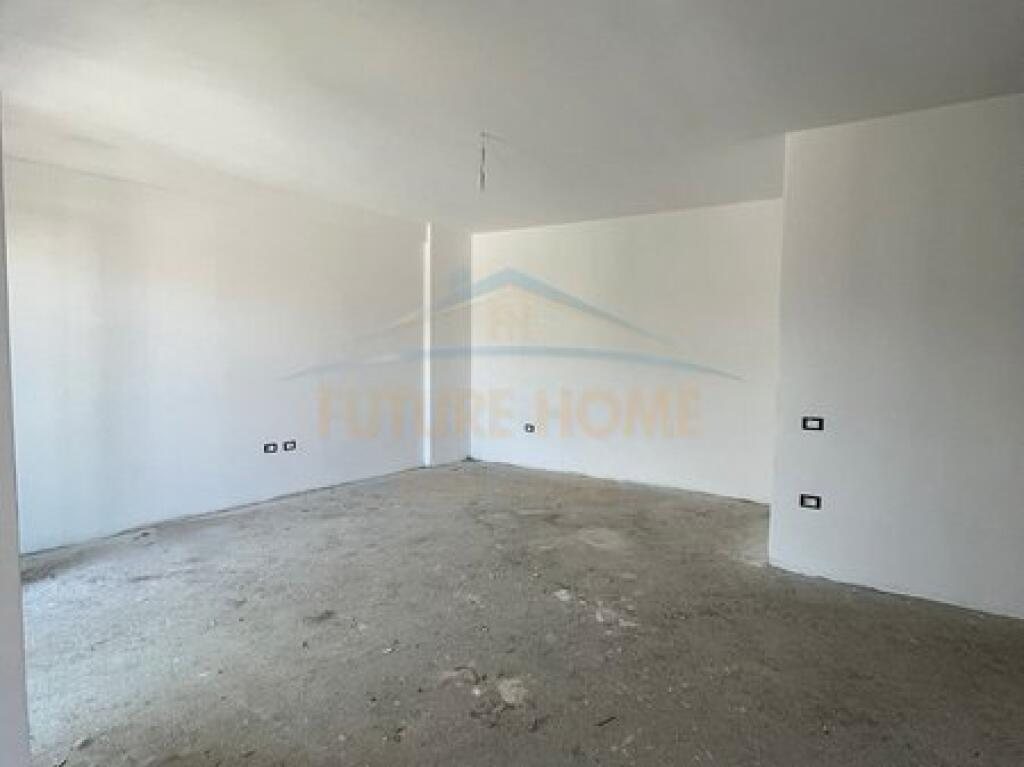 In vendita, Appartamento 2+1+2, Via Besa, Tirana