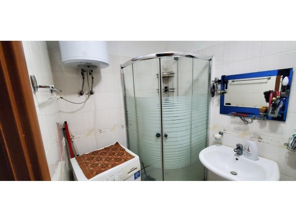 Jepet apartament 2+1 Me Qira në Rrugen Haxhi Dalliu .