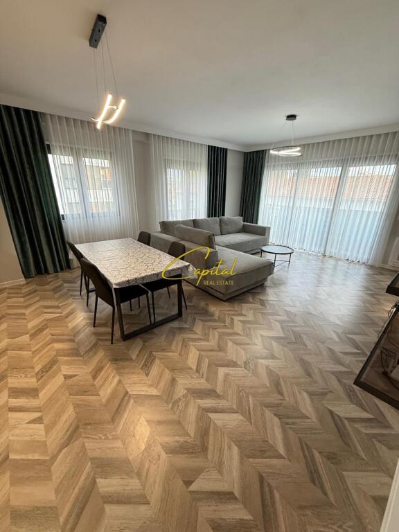 APARTAMENT ME QERA 3+1 PAZARI I RI 900 EURO