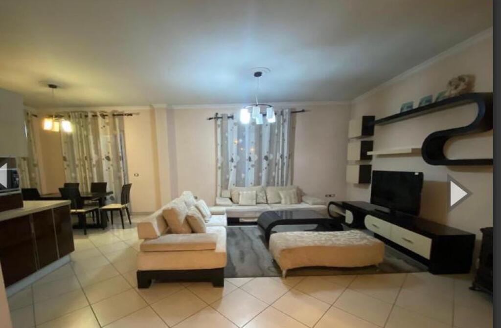 Jepet apartament 3+1+2+verande+parkim ne Selite