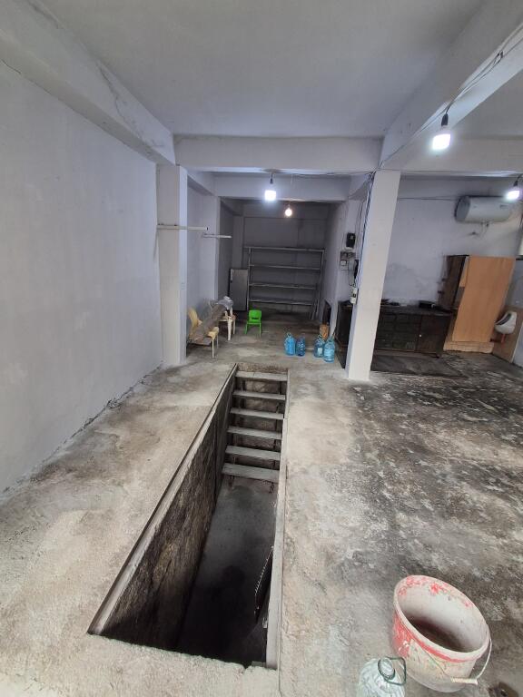 🏬Jepet ambjent Oficine me Qera