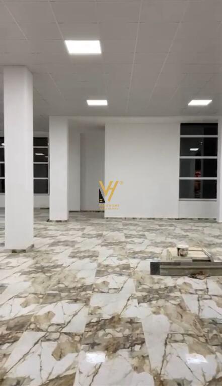 JEPET AMBIENT BIZNESI 670 M2 ME QERA TE FRESKU 5.000 EURO