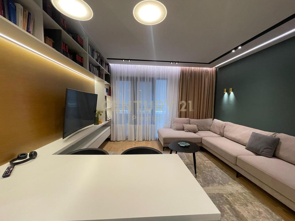 APARTAMENT 2+1+2 + GARAZH ME QIRA PRANE "RADISSON COLLECTION", LIQENI I THATE, TIRANE!