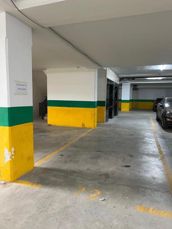 Shiten 3 Poste Parkimi ”Ish Fusha e Aviacionit”- Tiranë