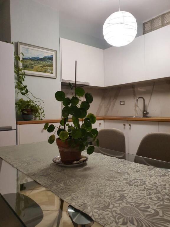 APARTAMENT 1+1 ME QIRA PRANE QYTET STUDENTI