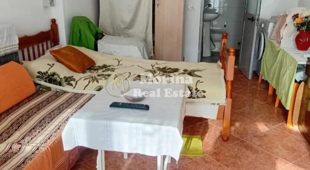 Shitje, Garsionere, ne Durres, ne Rrugen Pavarsia, zona e plazhit, 50000 Euro