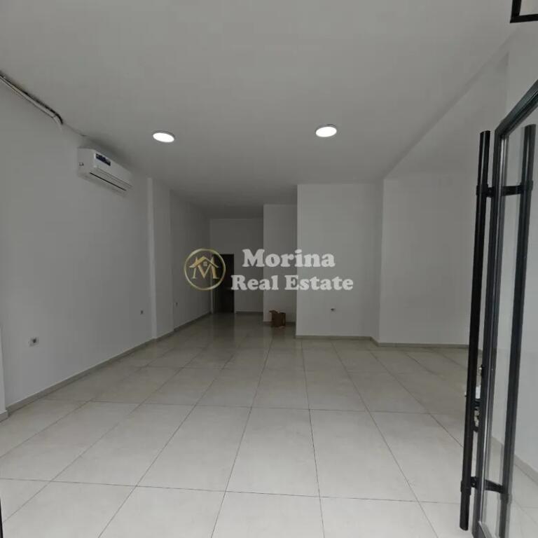 Business premises/shop, in Don Bosko, Demir Progbi Street, 550 Euro/month