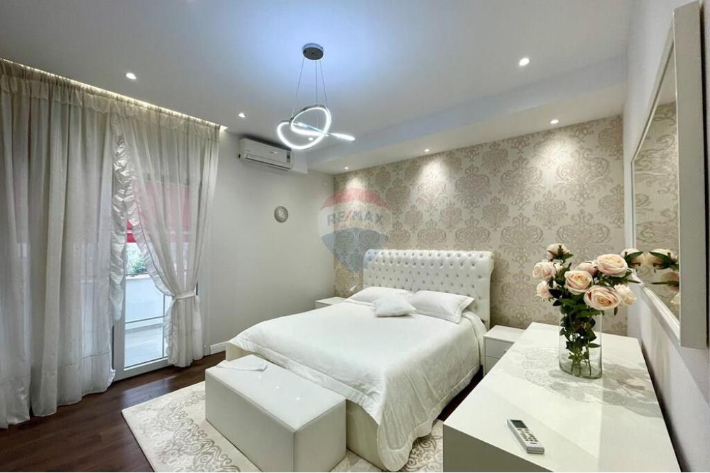 APARTAMENT 2+1 ME QIRA TEK RRUGA E DURRESIT!