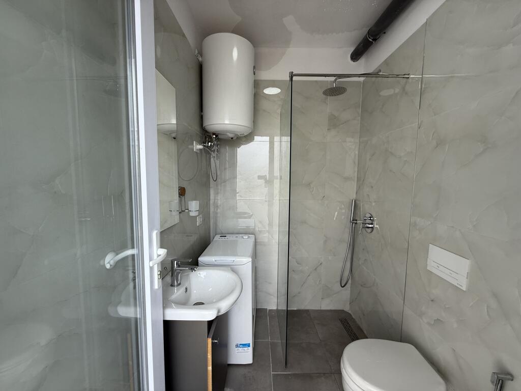 ISH FUSHA APARTAMENT 1+1 PER QERA!