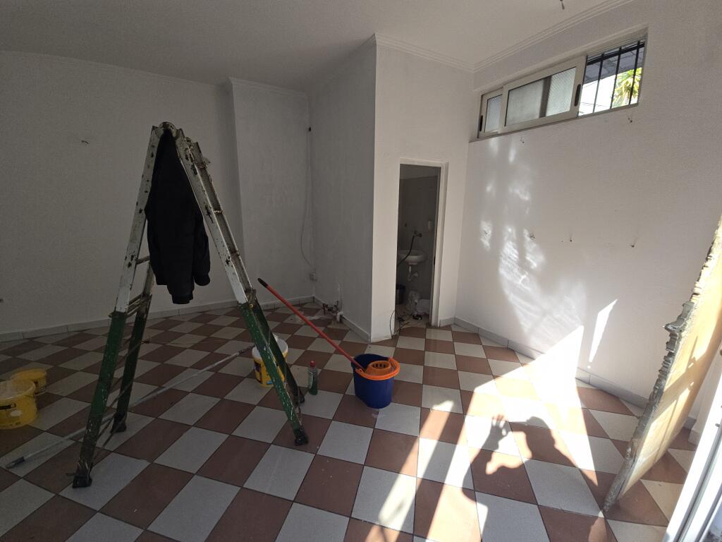 JEPET ME QERA AMBJENT BIZNESI NE VOLLGA DURRES