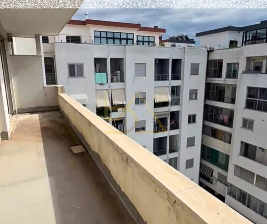 Apartament për Shitje – Hyrja e Durrësit