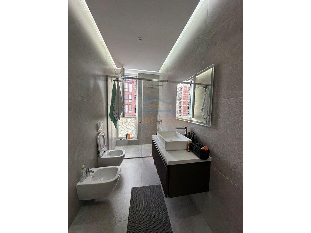 Shitet, Apartament 3+1+2, Jordan Misja, Tiranë