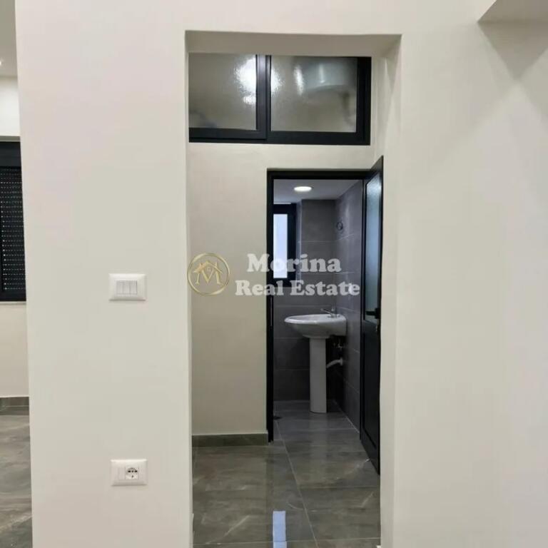 Ambient Biznesi/Dyqan, Stadiumi Dinamo, 490.000 Euro.