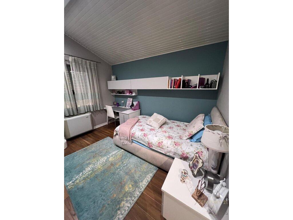 🌇 Luxury Penthouse for Rent near the Ministry of Justice – Center, Tirana