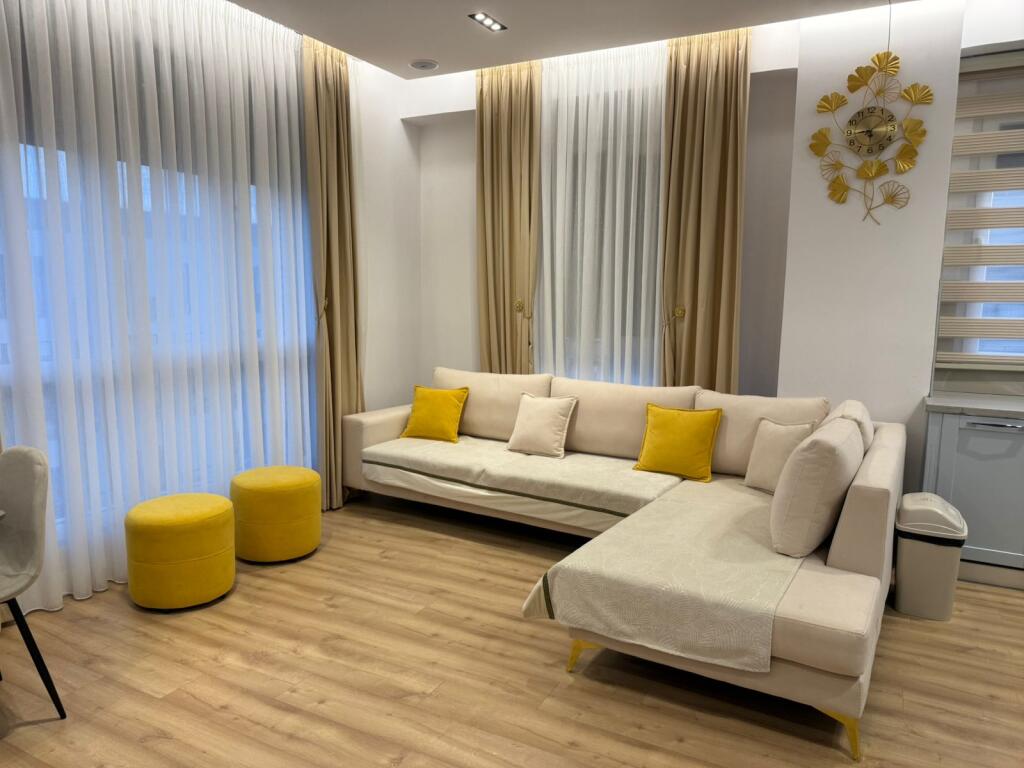 Apartament - Për Qira 2+1+parkim Grand Park Rezidence.