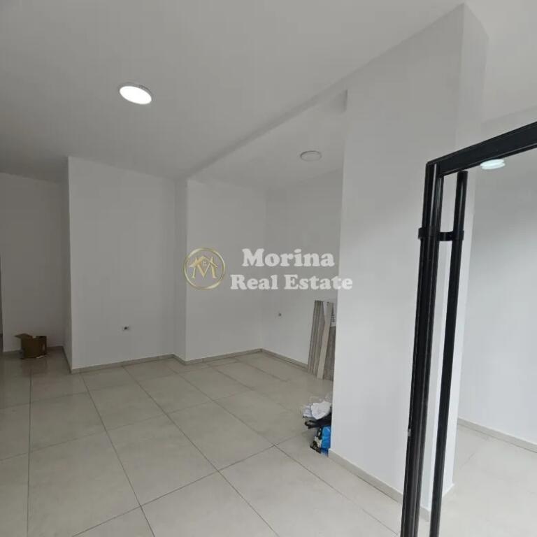 Business premises/shop, in Don Bosko, Demir Progbi Street, 550 Euro/month