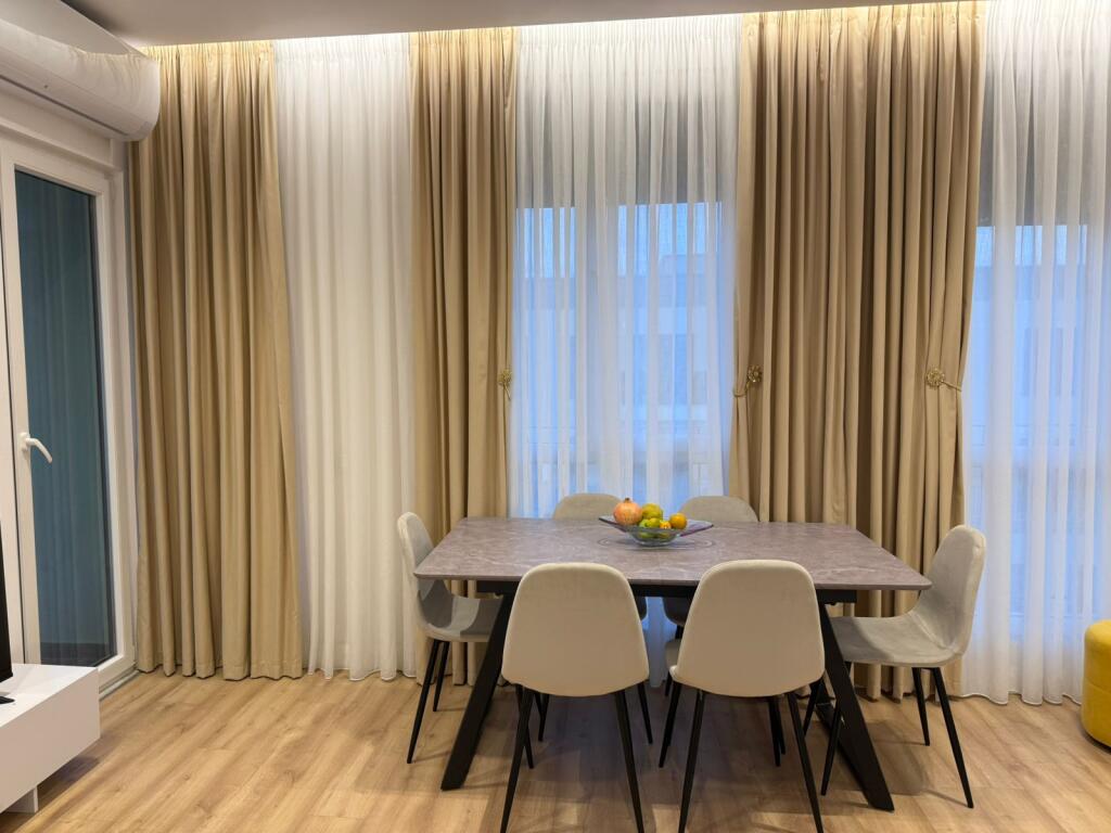 Apartament 2+1+post parkimi me qira!