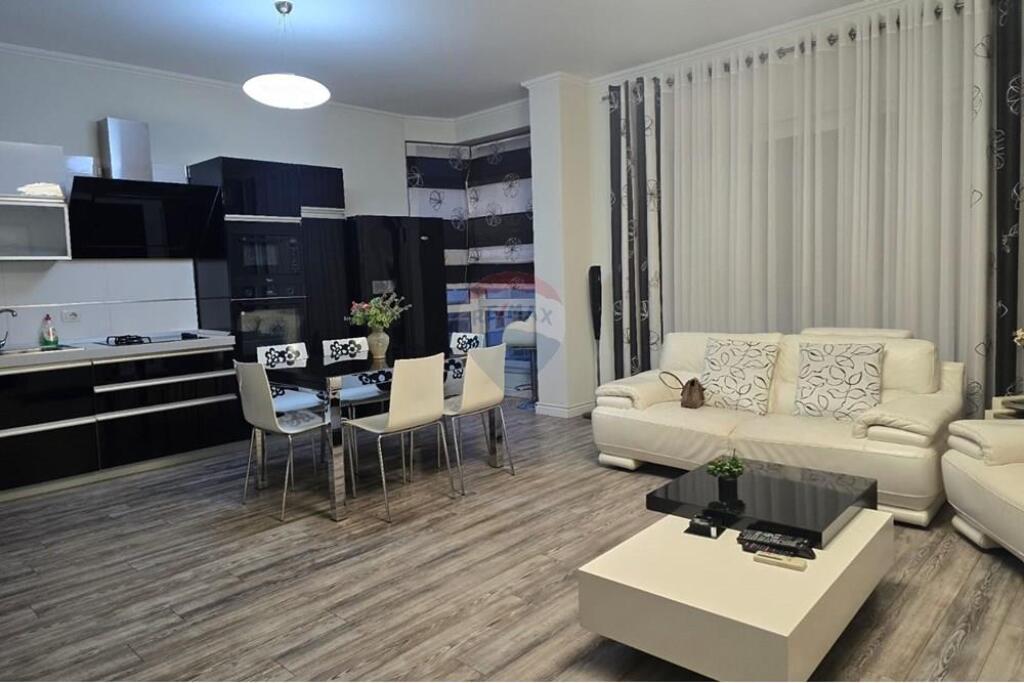Apartament 2+1 per qira tek Liqeni i Thate.