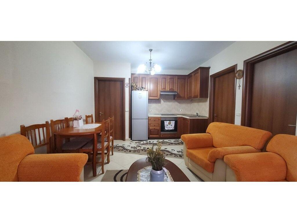 Jepet apartament 2+1 Me Qira në Rrugen Haxhi Dalliu .