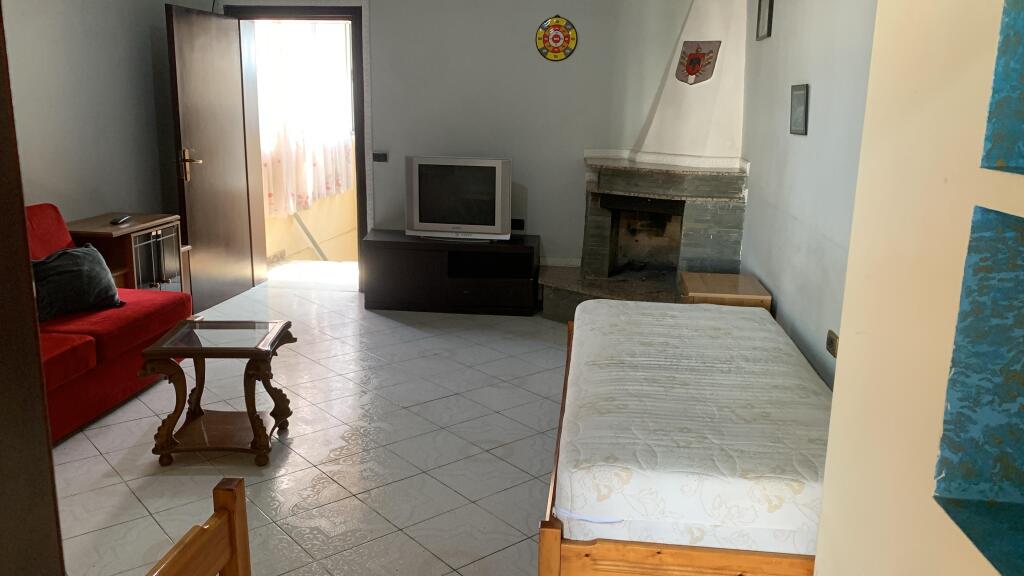 Jepet Me Qera Apartament 1+1+1 Ballkon