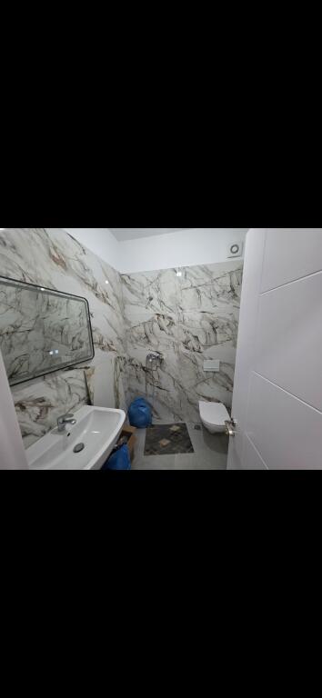 Paskuqan Jepet Apartament 2+1+2 Me Qera