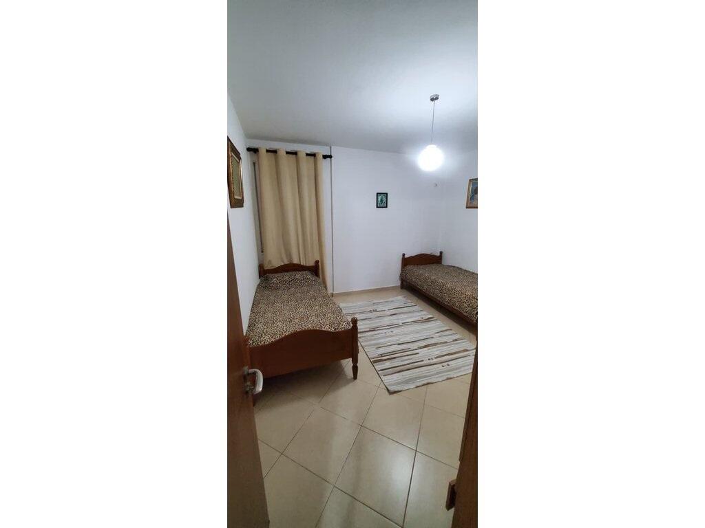 Jepet apartament 2+1 Me Qira në Rrugen Haxhi Dalliu .