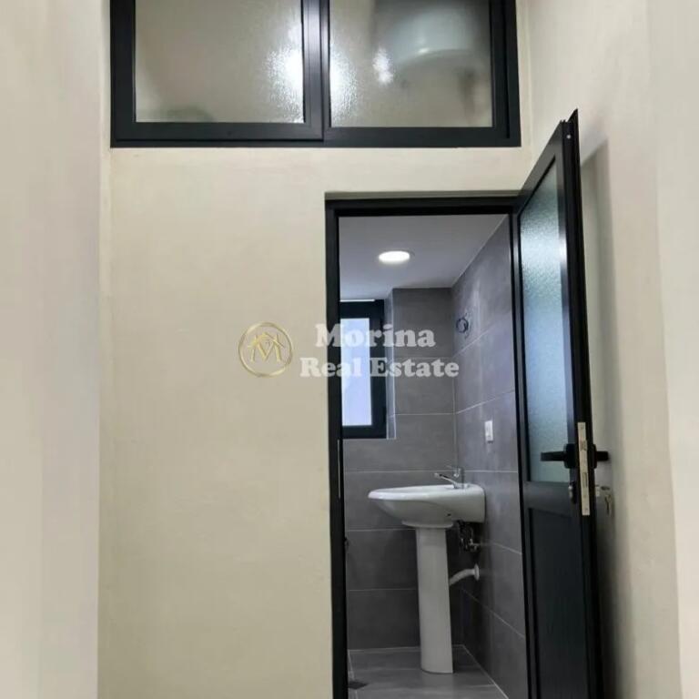 Ambient Biznesi/Dyqan, Stadiumi Dinamo, 490.000 Euro.