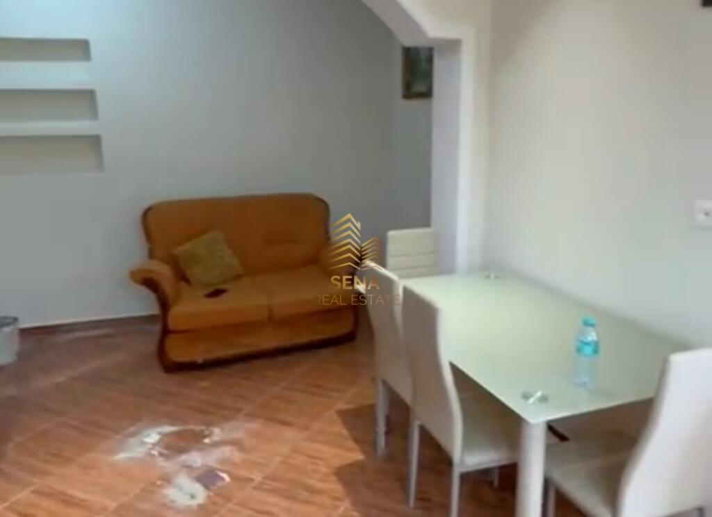 Qira, Apartament,1+1+Bllk , Kinostudio, 33,000 ALL/Muaj