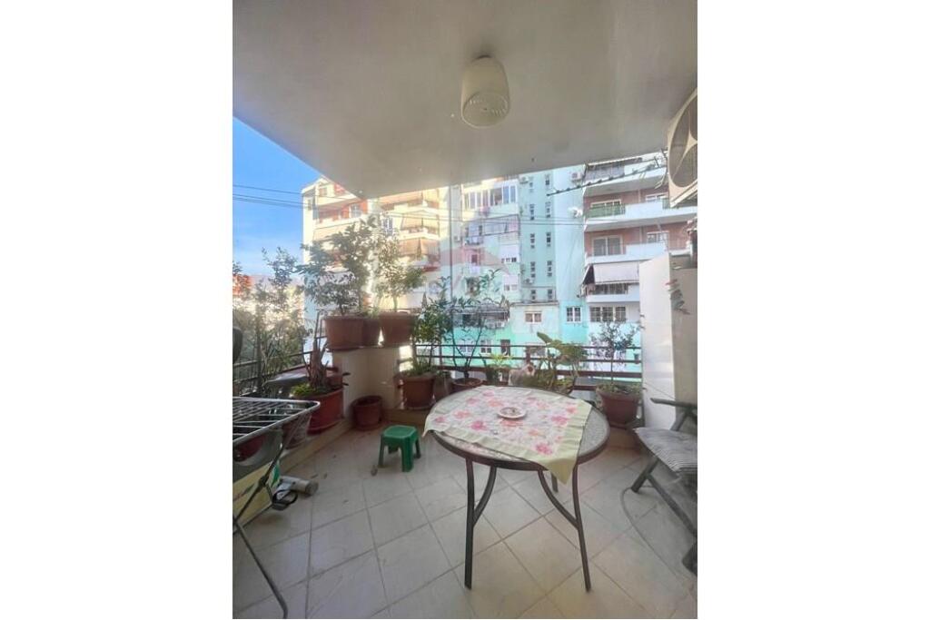 APARTAMENT 2+1 ME QIRA TE NENKALIMI I K. BOTANIK