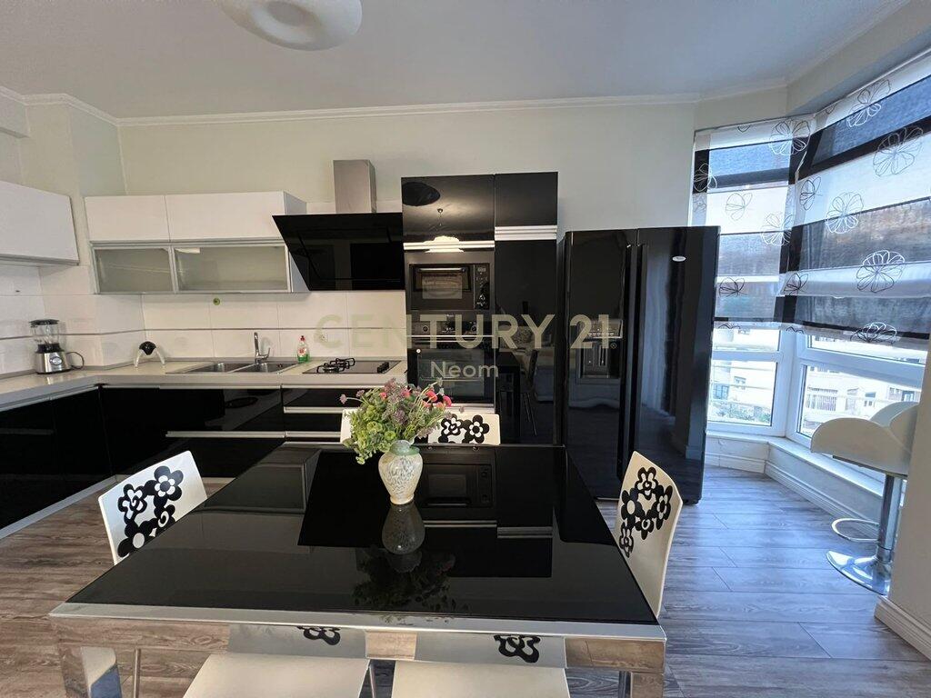 QIRA, APARTAMENT 2+1+2 ne liqen te thate ‼️