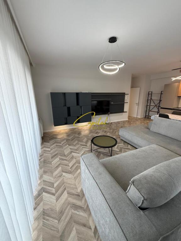 APARTAMENT ME QERA 3+1 PAZARI I RI 900 EURO