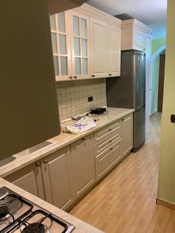 2+1 myslym shyr. Mbrapa mullirit ,600 mij lek