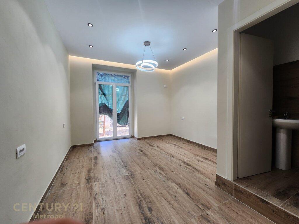 STUDIO FOR RENT, NEAR MYSLYM SHYRI! 450 € /Month