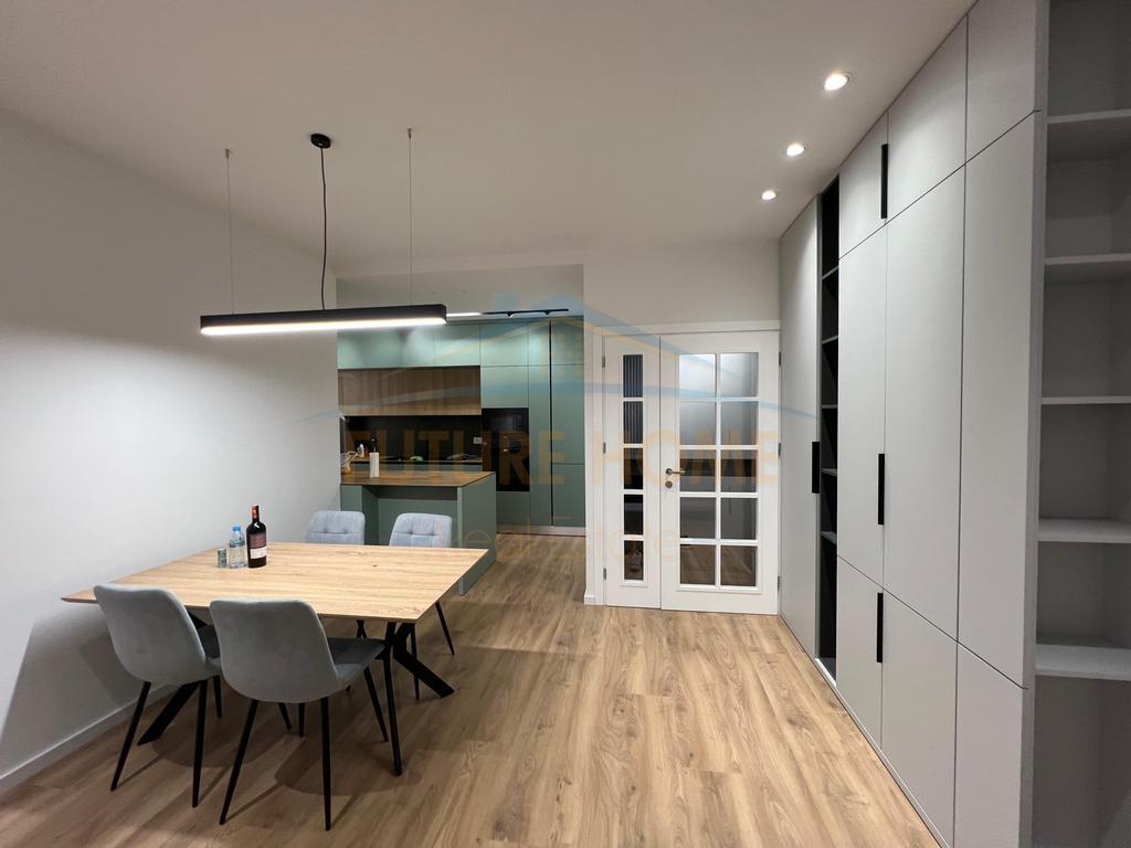 Shitet, Apartament 2+1, Fusha e Aviacionit, Tiranë.