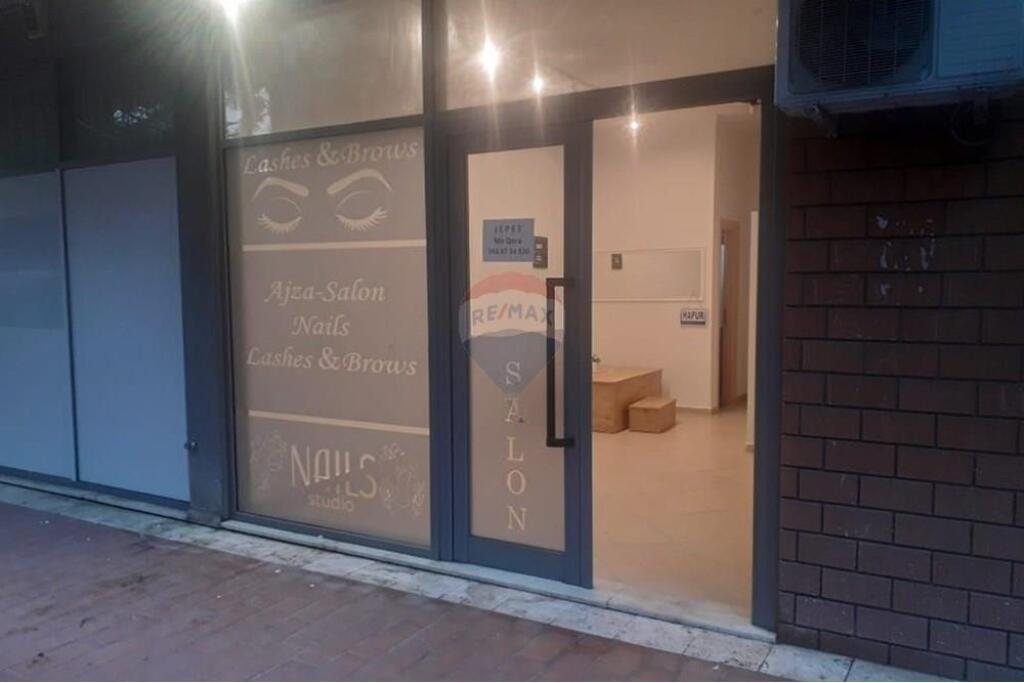 AMBIENT BIZNESI PER QIRA TE TOWER BRIDGE I