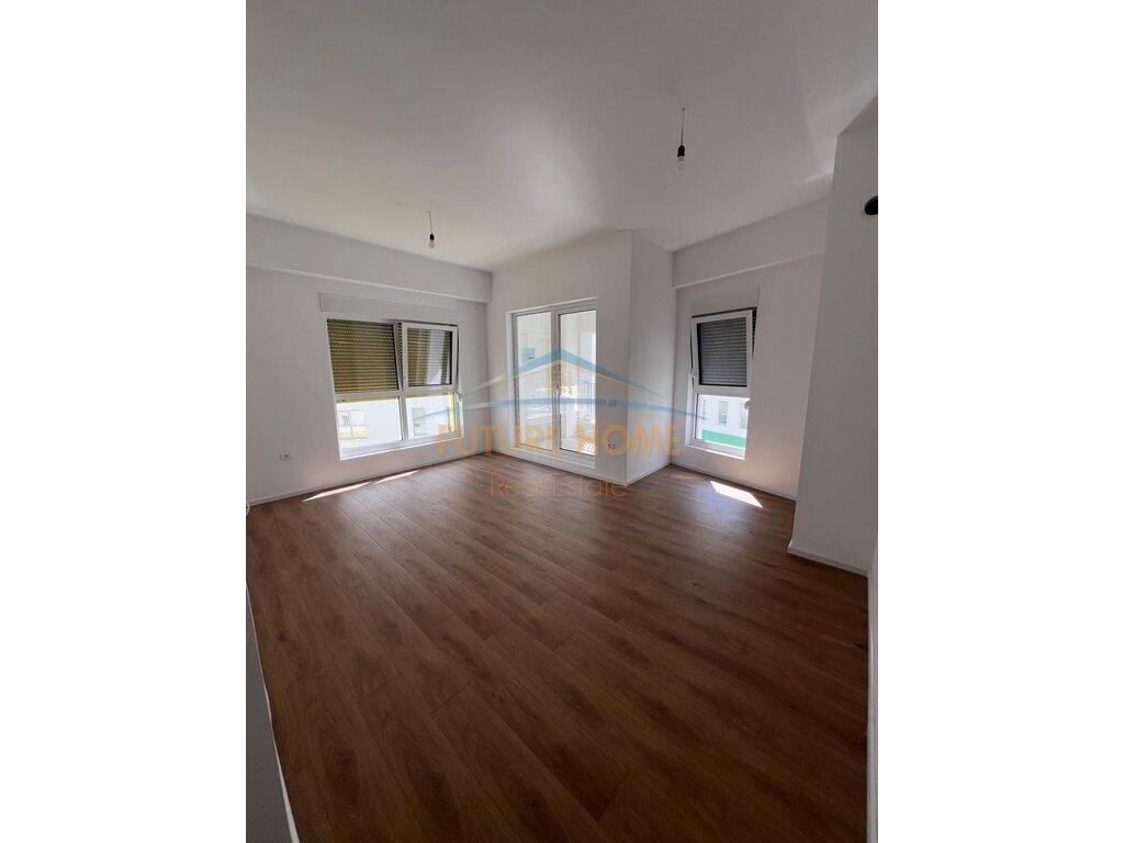 In vendita, Appartamento 1+1, Ali Demi, Tirana.