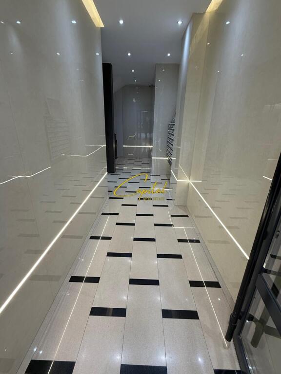 APARTAMENT ME QERA 3+1 PAZARI I RI 900 EURO