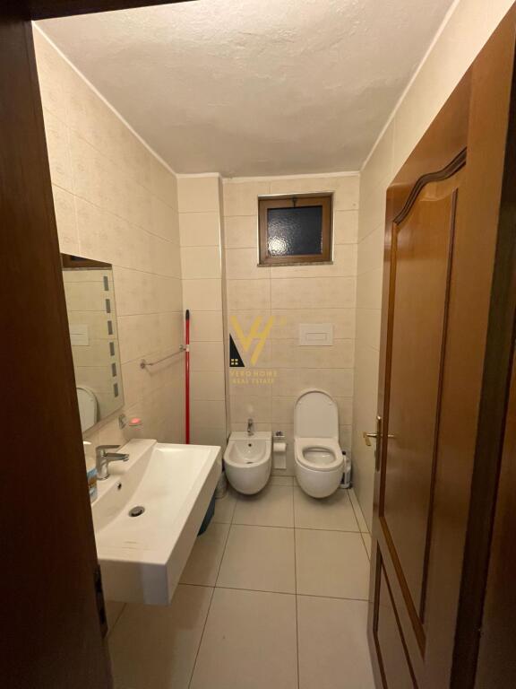 JEPET VILE 3-KATSHE ME QERA TE QSUT 1.000 EURO