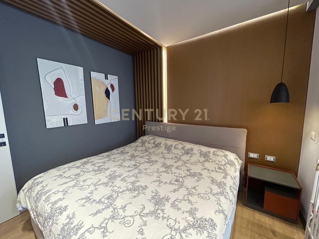 APARTAMENT 2+1+2 + GARAZH ME QIRA PRANE "RADISSON COLLECTION", LIQENI I THATE, TIRANE!
